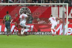 2. BL - Saison 2018/2019 - 1. FC Köln - FC Ingolstadt 04 - Marco Knaller Torwart (#16 FCI) kann den Elfmeter durch Simon Terodde (#9 Köln) nicht halten - Foto: Meyer Jürgen