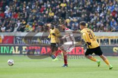 2. Bundesliga - SG Dynamo Dresden - FC Ingolstadt 04 - Robin Krauße (23, FCI) Patrick Ebert (20 Dresden)