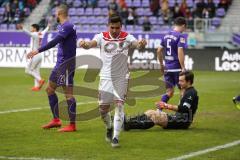 2. Bundesliga - FC Erzgebirge Aue - FC Ingolstadt 04 - Flanke zu Darío Lezcano (11, FCI) und Malcolm Cacutalua (Aue 21) macht Eigentor zum 0:3, Torwart Männel Martin (Aue 1) am Boden, Jubel