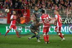 2. Bundesliga - 1. FC Union Berlin - FC Ingolstadt 04 - Björn Paulsen (4, FCI) schießt zum Tor über Sonny Kittel (10, FCI)