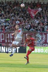 2. Bundesliga - Fußball - SV Wehen Wiesbaden - FC Ingolstadt 04 - Kopfball Jonatan Kotzke (25 FCI)