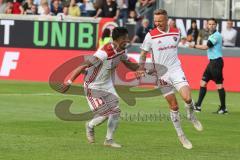 2. Bundesliga - Fußball - SV Wehen Wiesbaden - FC Ingolstadt 04 - Darío Lezcano (11, FCI), Elfmeter, Schuß, Tor 0:2, Jubel mit Sonny Kittel (10, FCI)