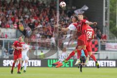 2. Bundesliga - Fußball - Stefan Kutschke (20, FCI)  - Sascha Mockenhaupt (4 SVW)  - SV Wehen Wiesbaden - FC Ingolstadt 04 -