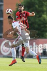 2. Bundesliga - Fußball - SV Wehen Wiesbaden - FC Ingolstadt 04 - Stefan Kutschke (20, FCI) gegen Sascha Mockenhaupt (4 SVW)