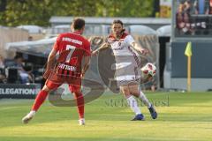 2. Bundesliga - Fußball - SV Wehen Wiesbaden - FC Ingolstadt 04 - Björn Paulsen (4, FCI) gegen Maximilian Dittgen (7 SVW)