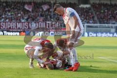 2. Bundesliga - Fußball - SV Wehen Wiesbaden - FC Ingolstadt 04 - Thomas Pledl (30, FCI) bleibt nach foul ein wenig liegen, mit Phil Neumann (26, FCI) Stefan Kutschke (20, FCI) Marcel Gaus (19, FCI)