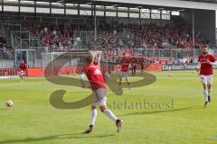 2. Bundesliga - Fußball - Die Spieler beim warm machen SV Wehen Wiesbaden - FC Ingolstadt 04 -