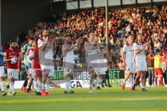 2. Bundesliga - Fußball - SV Wehen Wiesbaden - FC Ingolstadt 04 - Sieg 1:2 FCI, Spieler bedanken sich bei den Fans, Ehrenrunde, Mergim Mavraj (15, FCI) Fatih Kaya (36, FCI) Phil Neumann (26, FCI) Stefan Kutschke (20, FCI) Björn Paulsen (4, FCI)