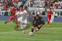 2. Bundesliga - Fußball - SV Wehen Wiesbaden - FC Ingolstadt 04 - Darío Lezcano (11, FCI) wird von Torwart Markus Kolke (1 SVW) von den Beinen geholt, Elfmeter