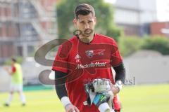 2. Bundesliga - Fußball - SV Wehen Wiesbaden - FC Ingolstadt 04 - Torwart Philipp Tschauner (41, FCI) vor dem Spiel