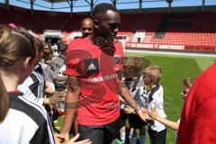 2. Bundesliga - Fußball - FC Ingolstadt 04 - Saisoneröffnung - Team Fußballkinder Einmarsch Osayamen Osawe (14, FCI)