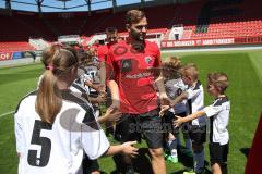 2. Bundesliga - Fußball - FC Ingolstadt 04 - Saisoneröffnung - Team Fußballkinder Einmarsch