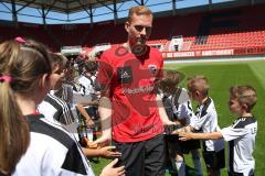 2. Bundesliga - Fußball - FC Ingolstadt 04 - Saisoneröffnung - Team Fußballkinder Einmarsch Nico Rinderknecht (38 FCI)