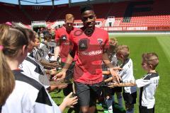 2. Bundesliga - Fußball - FC Ingolstadt 04 - Saisoneröffnung - Team Fußballkinder Einmarsch Frederic Ananou (2, FCI)