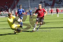 2. Bundesliga - Fußball - FC Ingolstadt 04 - Saisoneröffnung - Testspiel gegen Bayerische Regionalauswahl BFV, Thomas Pledl (30, FCI) scheitert an Torwart