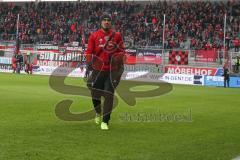 2. BL - Saison 2018/2019 - FC Ingolstadt 04 - DSC Arminia Bielefeld - Dario Lezcano (#11 FCI) mit Ballsack verlässt das Spielfeld nach dem warm machen - Foto: Meyer Jürgen