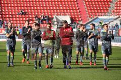 2. Bundesliga - FC Ingolstadt 04 - VfL Bochum - Sieg für Ingolstadt, Jubel mit den Fans, danke Fankurve Ehrenrunde, Björn Paulsen (4, FCI) Fatih Kaya (36, FCI) Robin Krauße (23, FCI) Torwart Fabijan Buntic (24, FCI) #Marcel Gaus (19, FCI)