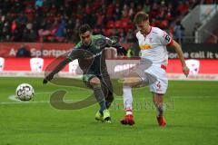 2. Bundesliga - FC Ingolstadt 04 - SSV Jahn Regensburg - Darío Lezcano (11, FCI) Asger Sörensen (4 Jahn) Zweikampf