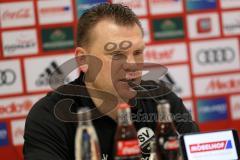 2. Bundesliga - Fußball - FC Ingolstadt 04 - SV Sandhausen - Pressekonferenz nach dem Spiel, Cheftrainer Uwe Koschinat (Sandhausen)