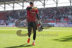 2. BL - Saison 2018/2019 - FC Ingolstadt 04 - SV Sandhausen - Philipp Tschauner Torwart(#22 FCI) verlässt das Spielfeld nach dem warm machen - Foto: Meyer Jürgen