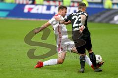 2. BL - Saison 2018/2019 - FC Ingolstadt 04 - MSV Duisburg - Yanni Regäsel (#23 Duisburg) - Benedikt Gimber (#5 FCI) - Foto: Meyer Jürgen