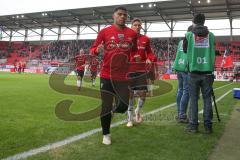 2. BL - Saison 2018/2019 - FC Ingolstadt 04 - DSC Arminia Bielefeld - Paulo Otavio (#6 FCI) verlässt das Spielfeld nach dem warm machen - Foto: Meyer Jürgen