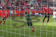 2. BL - Saison 2018/2019 - FC Ingolstadt 04 - SC Paderborn 07 - Lucas Galvao (#3 FCI) mit einem Kopfball - Michael Ratajczak Torwart (#1 Paderborn) - Foto: Meyer Jürgen