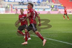 2. Bundesliga - FC Ingolstadt 04 - SC Paderborn 07 - Konstantin Kerschbaumer (7, FCI) trifft zum Anschlusstreffer Tor Jubel 1:2, hinten Thomas Pledl (30, FCI)