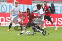 2. BL - Saison 2018/2019 - FC Ingolstadt 04 - DSC Arminia Bielefeld - Frederic Ananou (#2 FCI) - Anderson Lucoqui (#4 Bielefeld) -  - Foto: Meyer Jürgen