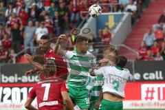 2. Bundesliga, 2. Spieltag, Fußball, FC Ingolstadt 04 - SpVgg Greuther Fürth, Ecke Marvin Matip (34, FCI) Konstantin Kerschbaumer (7, FCI) Maximilian Bauer (38, Fürth) Maximilian Wittek (3 Fürth)