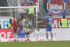 2. Bundesliga - FC Ingolstadt 04 - 1. FC Heidenheim - Torwart Fabijan Buntic (24, FCI) feuert seine Mitspieler an