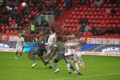 2. Bundesliga - FC Ingolstadt 04 - SSV Jahn Regensburg - Kopfballduell Charlison Benschop (35 FCI) Ali Odabas (24 Jahn) Osayamen Osawe (14, FCI) Alexander Nandzik (3 Jahn) j5#