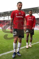 2. BL - Saison 2018/2019 - FC Ingolstadt 04 - DSC Arminia Bielefeld - Robin Krausse (#23 FCI) verlässt das Spielfeld nach dem warm machen - Foto: Meyer Jürgen