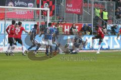 Regionalliga Bayern - Saison 2018/2019 - FC Ingolstadt 04 II - Hamburger SV - Osayamen Osawe (#14 FCI) mit einer Torchance - Pollersbeck Julian (#1 Hamburg) - Kotzke Jonathan (#25 FCI) - Foto: Meyer Jürgen