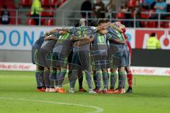 2. BL - Saison 2018/2019 - FC Ingolstadt 04 - FC St. Pauli - Die Mannschaft bildet einen Kreis zur 2. Halbzeit - Foto: Meyer Jürgen