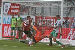 2. BL - Saison 2018/2019 - FC Ingolstadt 04 - Thorsten Röcher (#29 FCI) schiesst an die Latte - Burchert Sascha #30 Fürth Torwart - Foto: Meyer Jürgen