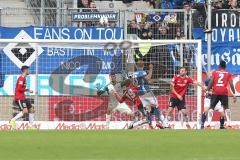 2. Bundesliga - FC Ingolstadt 04 - Hamburger SV - Torwart Fabijan Buntic (24, FCI) im Tor, Marcel Gaus (19, FCI) Bates, David (5 HSV)#Benedikt Gimber (5, FCI) Frederic Ananou (2, FCI)