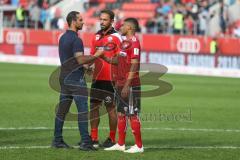 2. BL - Saison 2018/2019 - FC Ingolstadt 04 - SC Paderborn 07 - Alexander Nouri (Cheftrainer FCI) bedankt sich bei Paulo Otavio (#6 FCI) -  nach dem Spiel - Foto: Meyer Jürgen