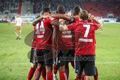 2. Bundesliga - Fußball - FC Ingolstadt 04 - FC Erzgebirge Aue - Tor 3:1 durch Charlison Benschop (35 FCI) Jubel mit Osayamen Osawe (14, FCI) Konstantin Kerschbaumer (7, FCI) Tobias Schröck (21, FCI) Sonny Kittel (10, FCI)