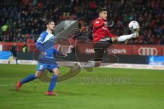 2. Bundesliga - Fußball - FC Ingolstadt 04 - 1. FC Magdeburg - Dennis Erdmann (13 Magdeburg) Darío Lezcano (11, FCI) in der Luft Ballannahme