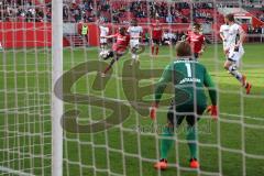 2. BL - Saison 2018/2019 - FC Ingolstadt 04 - SC Paderborn 07 - Osayamen Osawe (#14 FCI) mit einem Schuss auf das Tor - Michael Ratajczak Torwart (#1 Paderborn) - Foto: Meyer Jürgen