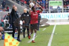 2. Bundesliga - FC Ingolstadt 04 - Hamburger SV - Interimstrainer Roberto Pätzold (FCI) schreit, Einwurf Frederic Ananou (2, FCI)