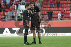 2. Bundesliga, 2. Spieltag, Fußball, FC Ingolstadt 04 - SpVgg Greuther Fürth, Gespräch auf dem Rasen nach dem Spiel, Cheftrainer Stefan Leitl (FCI) und Co-Trainer Andre Mijatovic (FCI)