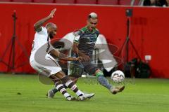 2. BL - Saison 2018/2019 - FC Ingolstadt 04 - FC St. Pauli - Dario Lezcano (#11 FCI) - Christopher Avevor (#6 St.Pauli) - Foto: Meyer Jürgen