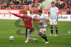 2. Bundesliga - FC Ingolstadt 04 - DSC Arminia Bielefeld - Konstantin Kerschbaumer (7, FCI) Tom Schütz (6 Bielefeld) Zweikampf