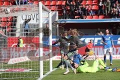 2. Bundesliga - FC Ingolstadt 04 - VfL Bochum - Tor Jubel Sonny Kittel (10, FCI) gegen Torwart Riemann, Manuel (VfL 1) am Boden, 1:0