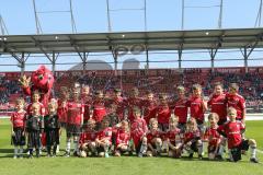 2. Bundesliga - Fußball - FC Ingolstadt 04 - SV Sandhausen - Einlaufkinder Kids Maskottchen Schanzi