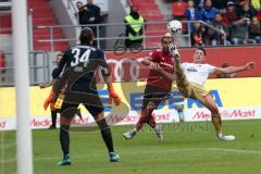 2. Bundesliga - Fußball - FC Ingolstadt 04 - FC Erzgebirge Aue - Marvin Matip (34, FCI) Darío Lezcano (11, FCI) Dennis Kempe (Aue 15)