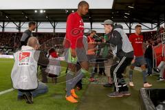 2. BL - Saison 2018/2019 - FC Ingolstadt 04 - FC St. Pauli - Charlison Benschop (#35 FCI) verlässt das Spielfeld nach dem warm machen - Foto: Meyer Jürgen