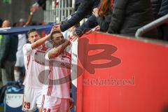 2. Bundesliga - FC Ingolstadt 04 - MSV Duisburg - Spiel ist aus, Spieler bedanken sich bei den Fans Kinder Handabklatschen, Marvin Matip (34, FCI) Thorsten Röcher (29 FCI)